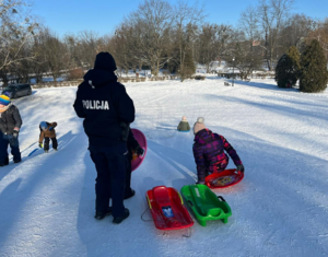 policjanci poeczas zajec